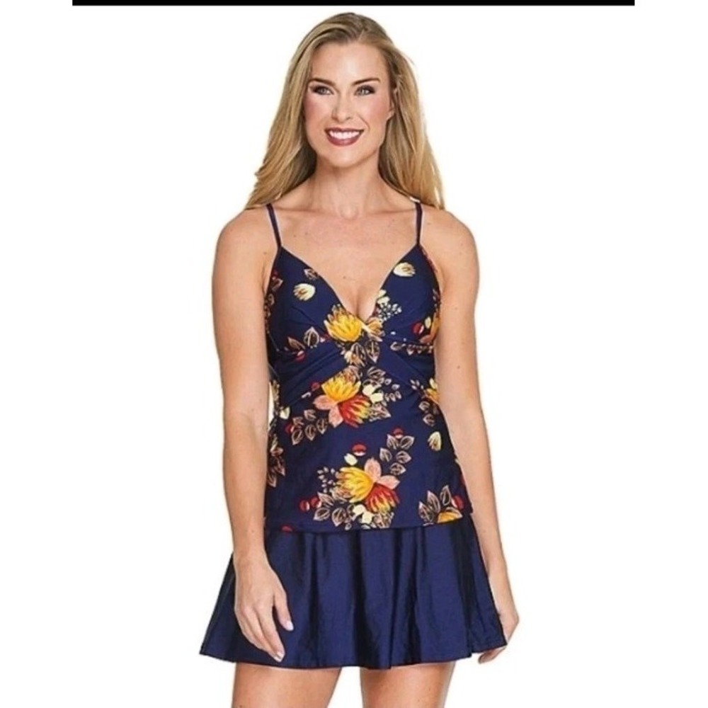 Nine West Women's Swim Beach Tankini Top Swimsuit NEW w/ Tags Size Medium